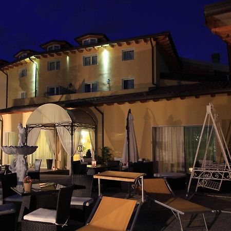Borgo Dei Poeti Romantik Hotel Manerba del Garda Exterior photo