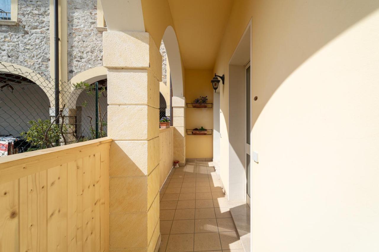 Borgo Dei Poeti Romantik Hotel Manerba del Garda Exterior photo